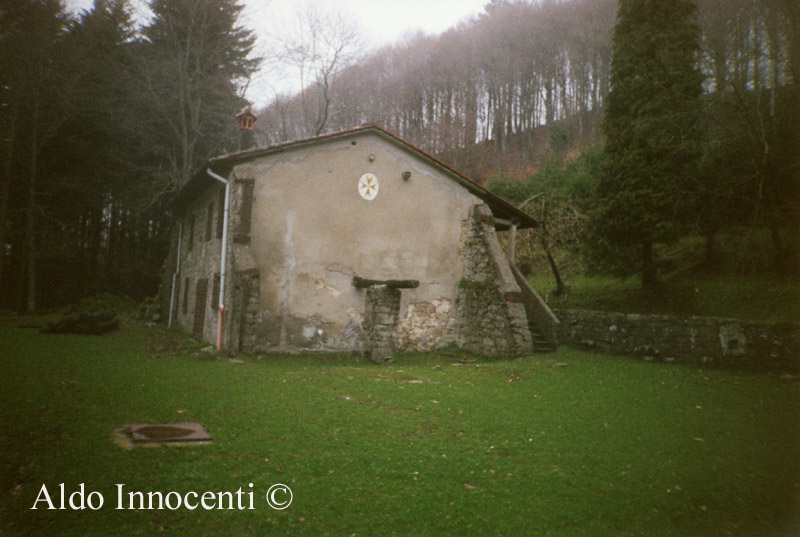 EDIFICIO_CHE_SI_TROVA_SUL_SIT_DELLA_BADIA_A_TAONA