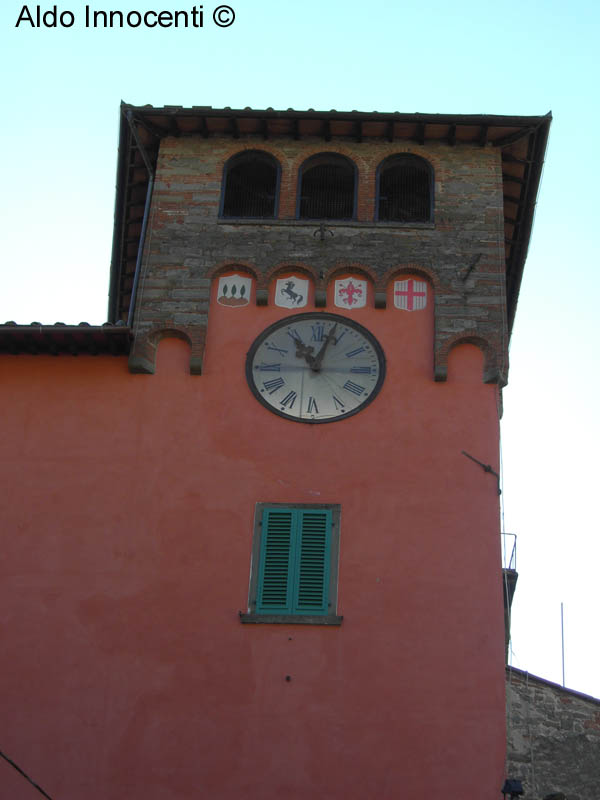 TORRE DELL'OROLOGIO A LORO CIUFFENNA