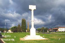 CAMPALDINO: STELE DELLA BATTAGLIA 8' IMMAGINE