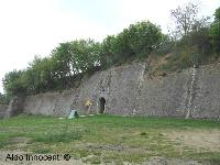 MURA E PORTA D'ACCESSO AL CASSERO DELLA FORTEZZA IMPERIALE DI POGGIBONSI
