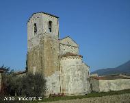 ALTRA IMMAGINE DEL CAMPANILE E DELL'ABSIDE DELLA PIEVE DI S. GIULIA A CAPRONA