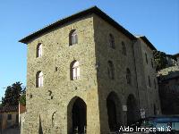 PALAZZO DEL CAPITANO DEL POPOLO A UZZANO CASTELLO