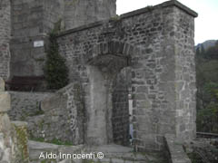 ANCORA L'ANTICA PORTA DI PIETRABUONA